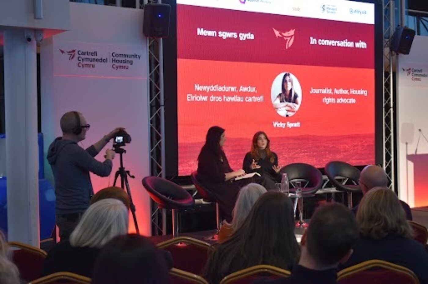 CHC Deputy CEO Clarissa Corbisiero shares the stage with journalist Vicky Spratt at the Annual Conference 2025 in Techniquest