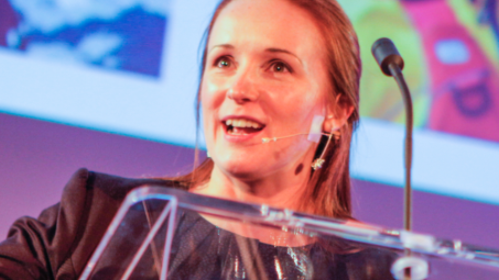 Y Gymraes gyntaf i ddringo Everest a newyddiadurwraig wobrwyol i annerch Un Gynhadledd Fawr boblogaidd Cartrefi Cymunedol Cymru